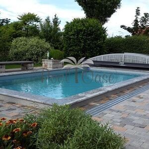 Rechteckbecken mit hellgrauer Folie