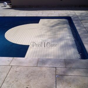 Rollabdeckung halb geöffnet